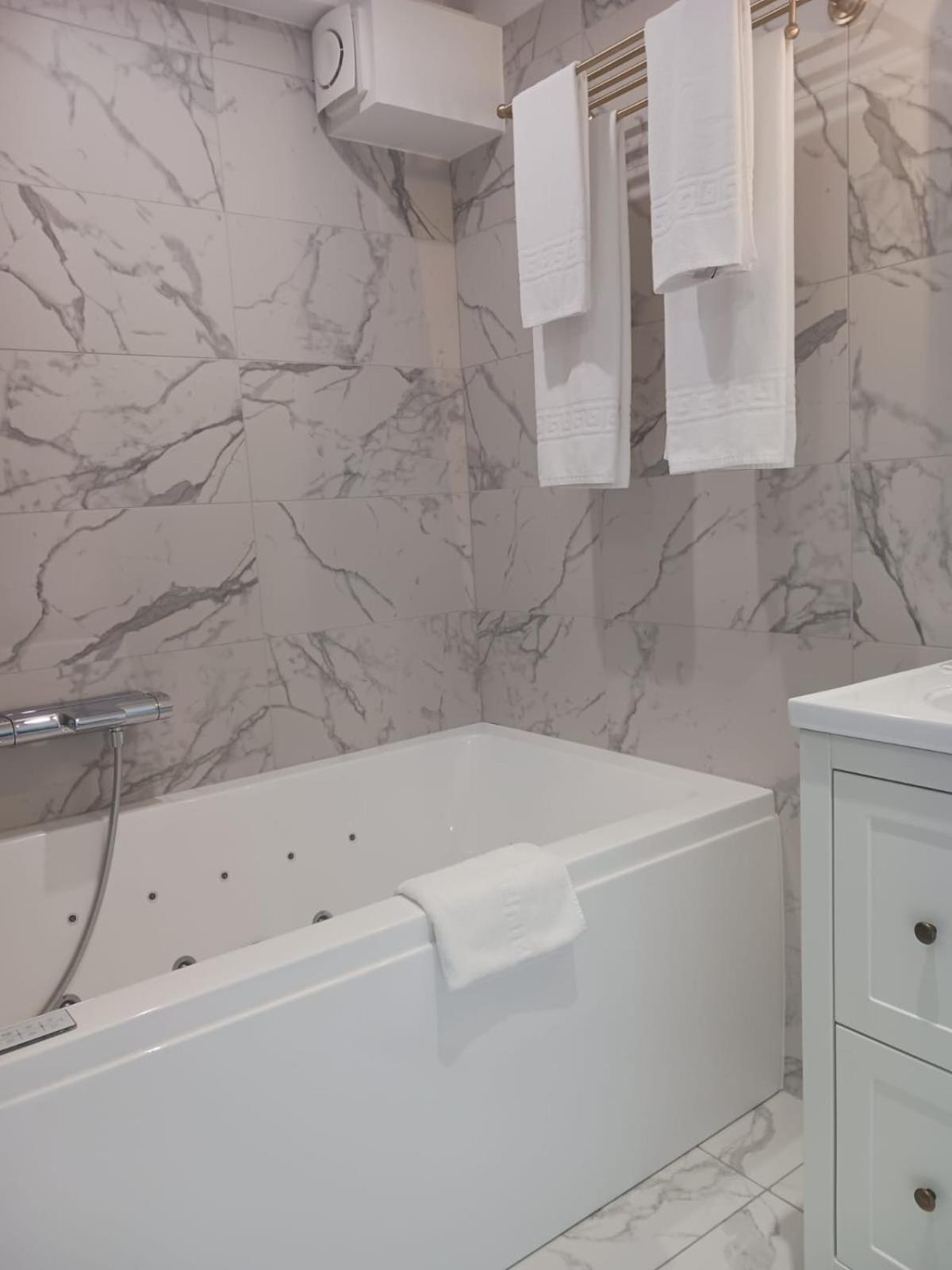 Touraco Bed & Breakfast Villars-les-Dombes Ngoại thất bức ảnh
