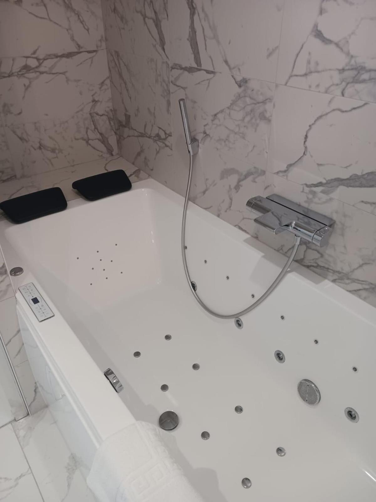 Touraco Bed & Breakfast Villars-les-Dombes Ngoại thất bức ảnh